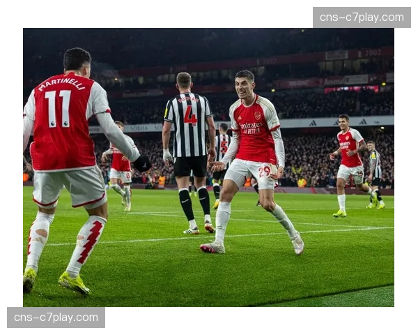 图片报:多家英超俱乐部派球探考察法兰克福边锋克瑙夫 图片报:多家英超俱乐部派球探考察法兰克福边锋克瑙夫